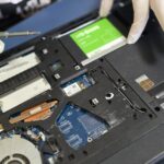 Cambio de disco duro por SSD en notebook, servicio técnico REPARANDOLA Montevideo